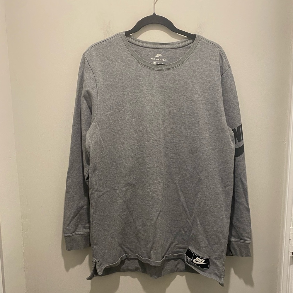 Nike The Nike Tee Athletic Cut Sportswear L/S Sweatshirt Men's Size Large EUC